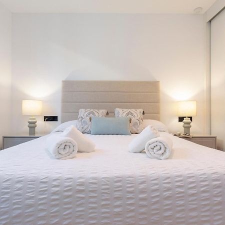 Malagueta Beach Front Luxury Apartment By Rent Me Malaga Exterior photo
